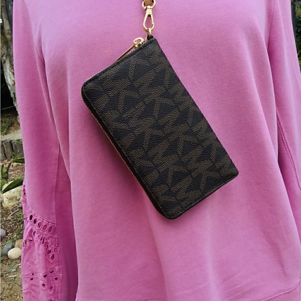 MICHAEL KORS JET SET WALLET SIGNATURE BROWN AND GOLD HARDWARE - Picture 3 of 14